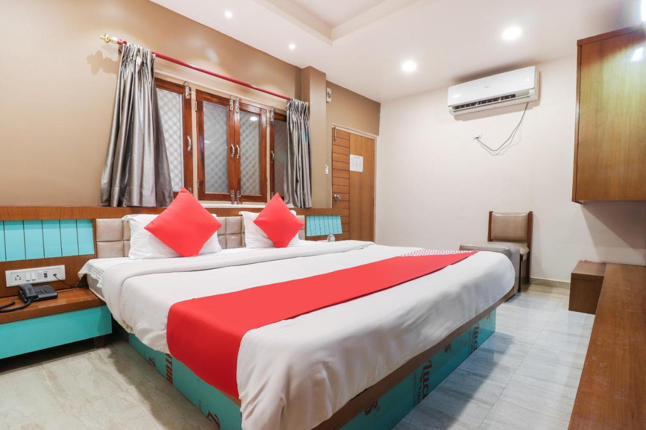 Oyo 26781 Hotel Raghupati Ayodhya Dış mekan fotoğraf
