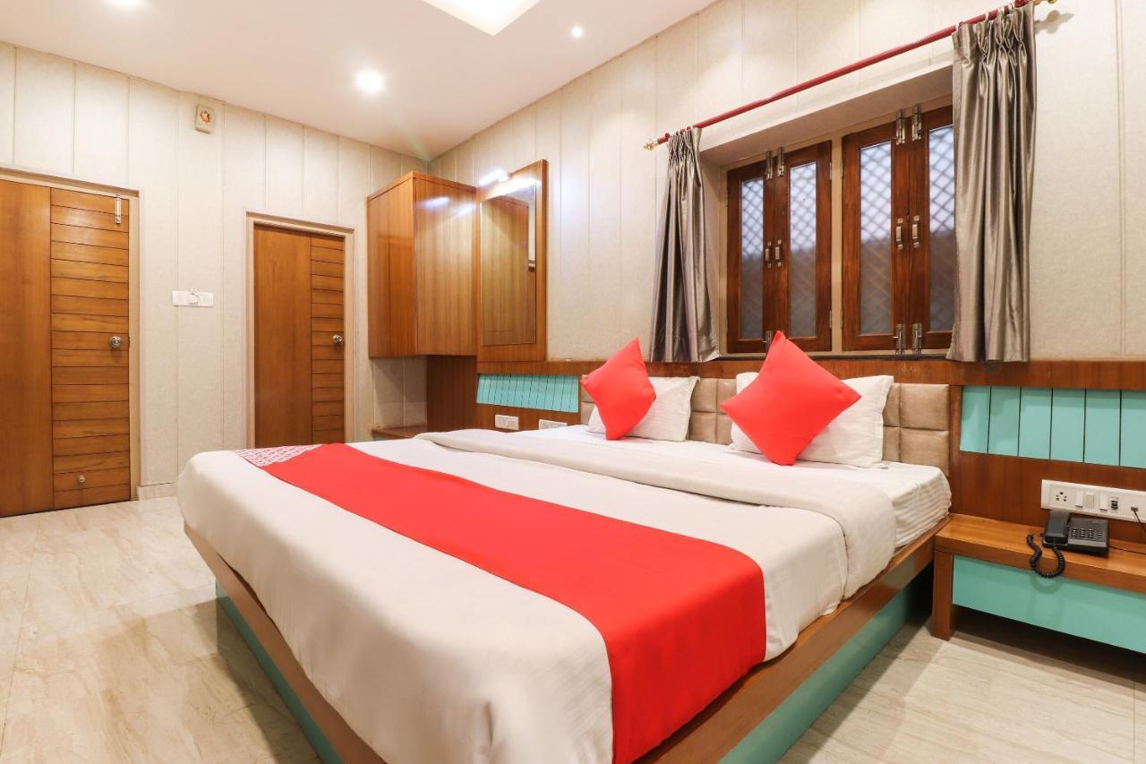 Oyo 26781 Hotel Raghupati Ayodhya Dış mekan fotoğraf