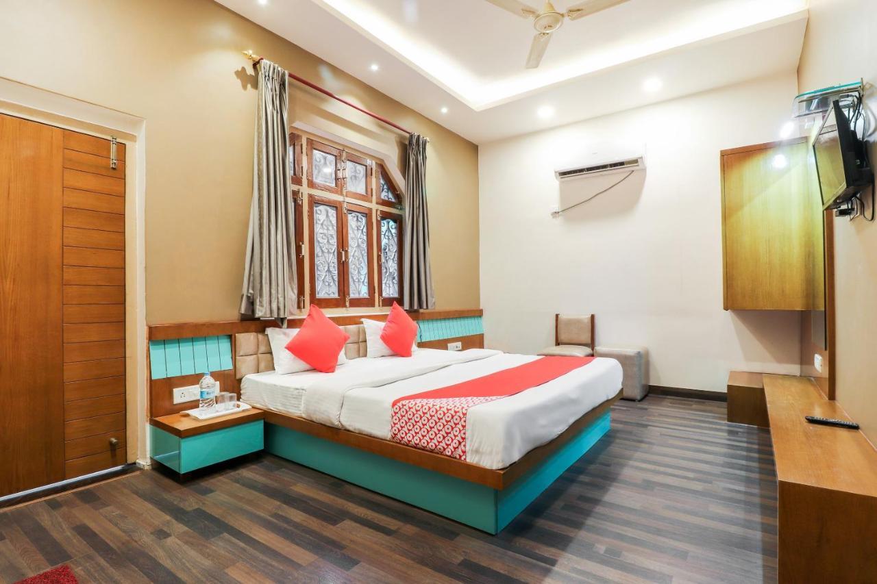 Oyo 26781 Hotel Raghupati Ayodhya Dış mekan fotoğraf